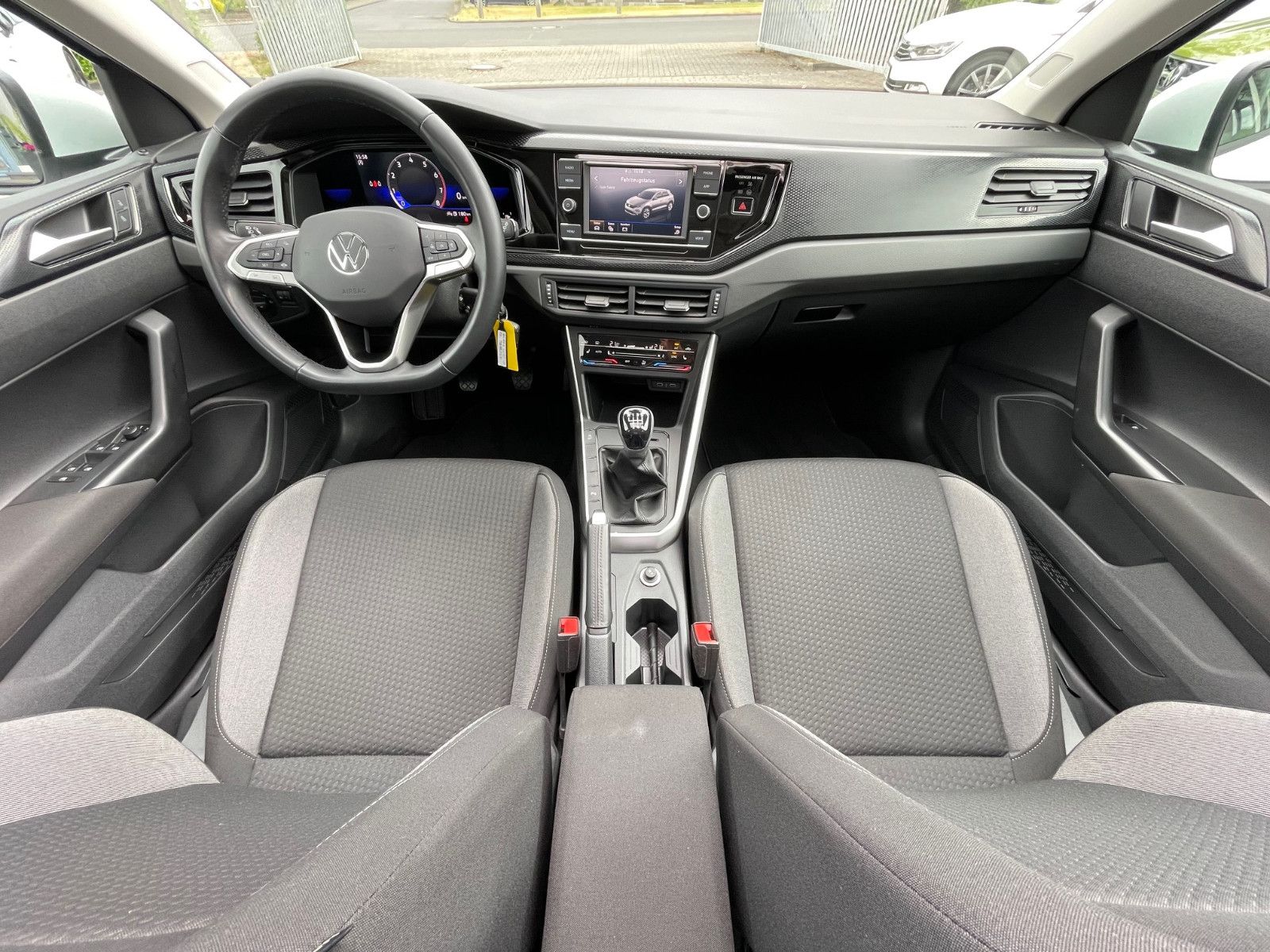 Volkswagen Taigo Life 1.0 TSI - Samsaru's Car Outlet