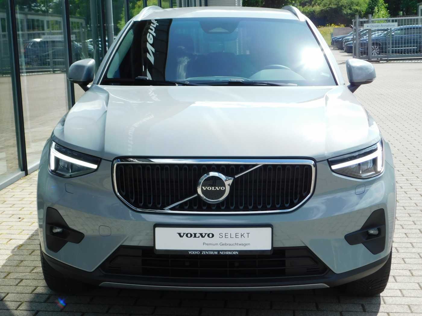 Volvo XC40 B4 Core - Samsaru's Car Outlet