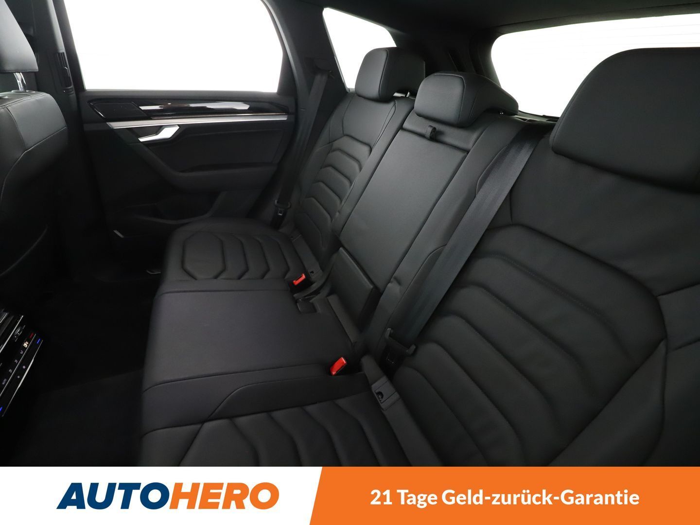 Volkswagen Touareg 3.0 eHybrid Elegance 4Motion - Samsaru's Car Outlet