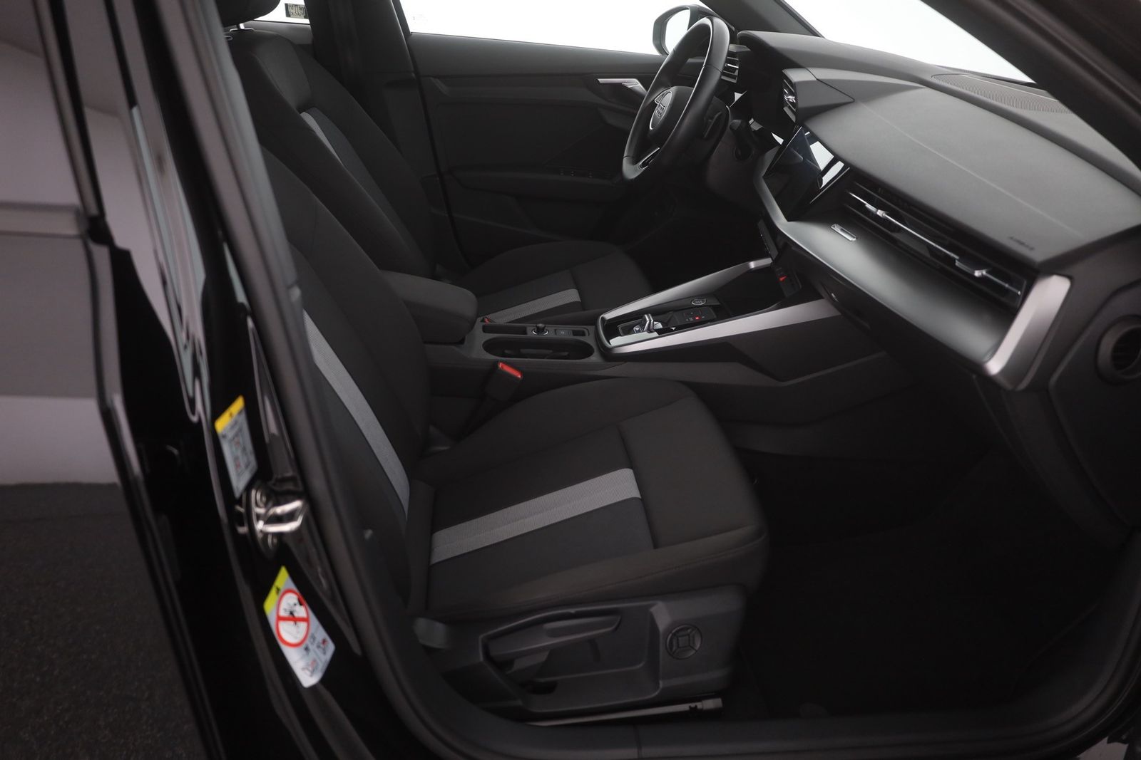 Audi A3 35 TDI Limousine LED Navi Sitzheizung DAB AHK