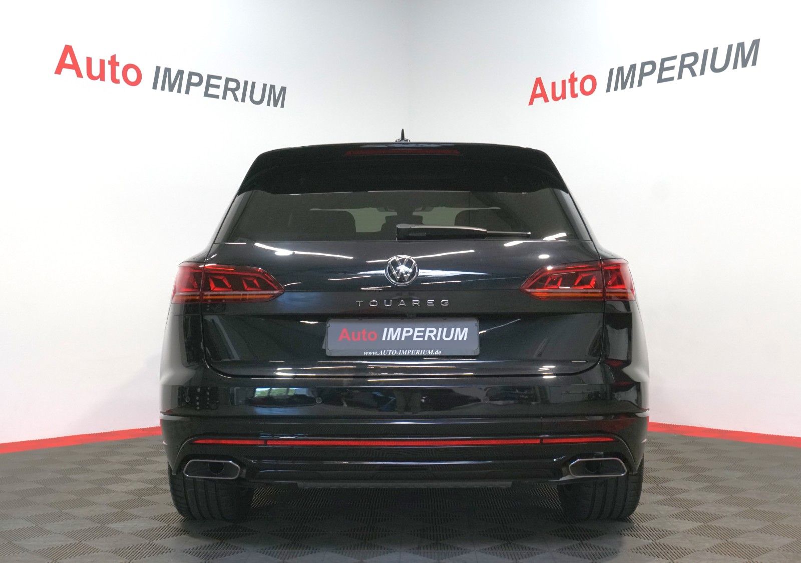 Volkswagen Touareg R-Line 4Motion 3.0 TDI - Samsaru's Car Outlet