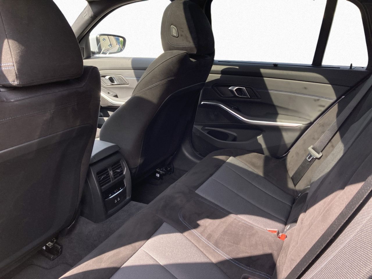 BMW 330i xDr T M Sport Pano,AHK,St+Go,360°,AdLED