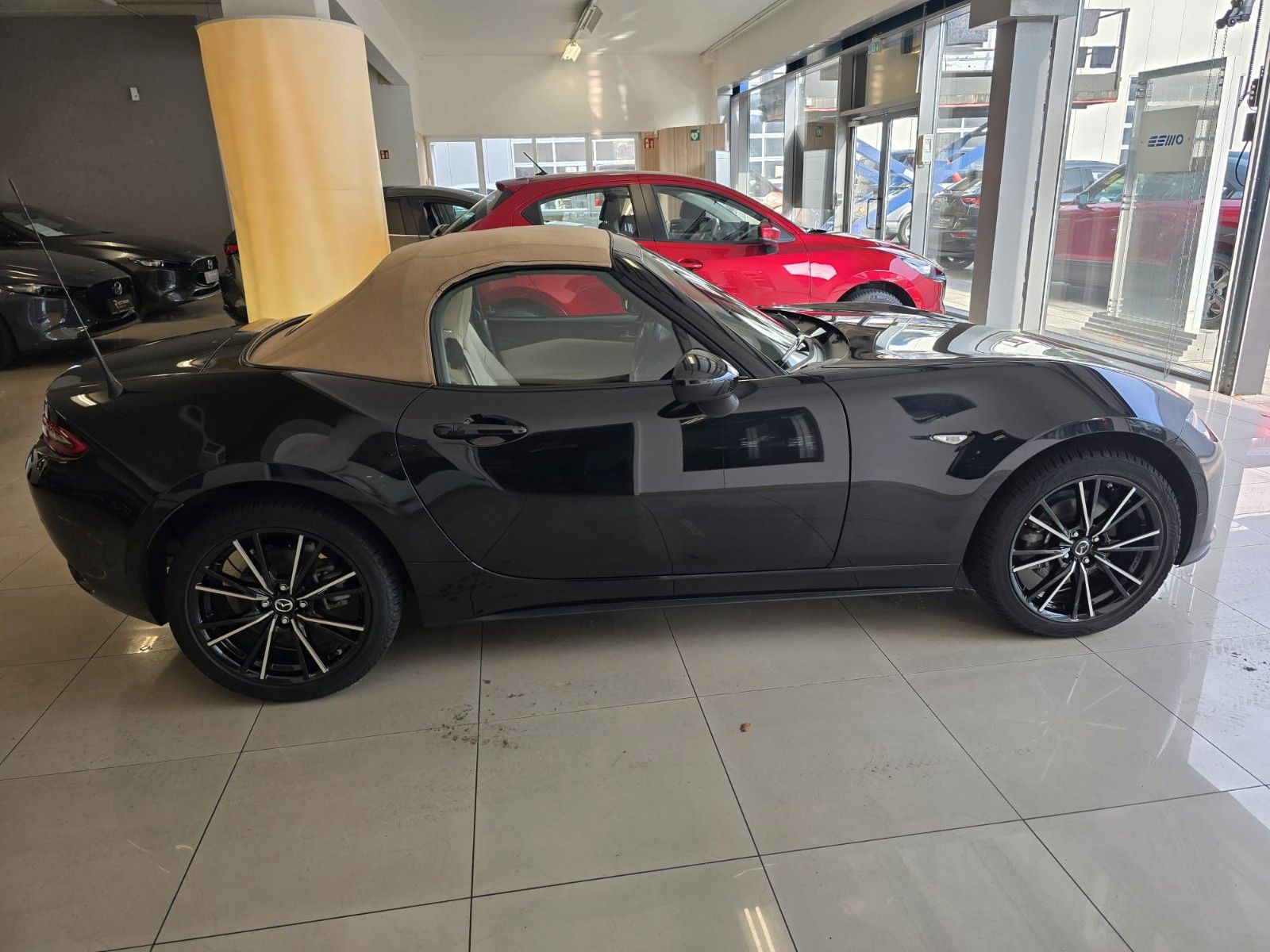 Mazda MX-5 Kazari *184 PS*RFK*NAV*BOSE*LED*