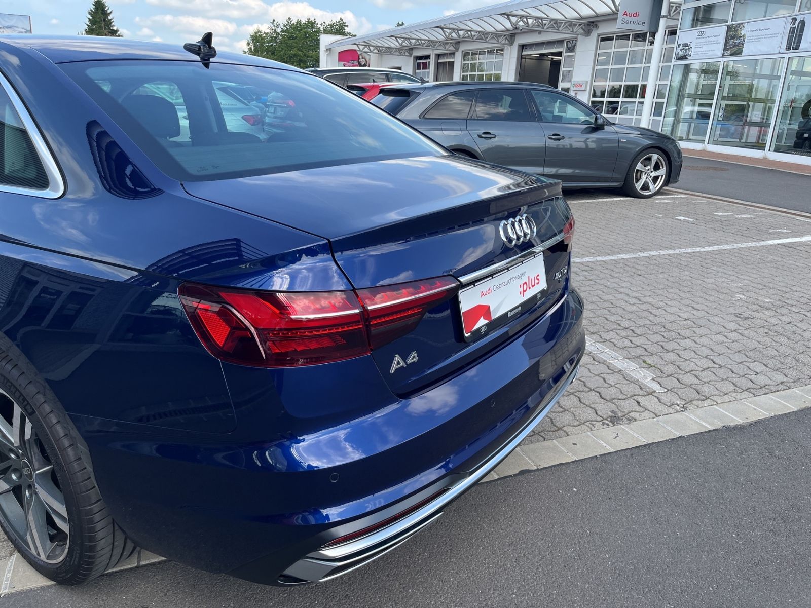 Audi A4 Limousine 40 TDI QUATTRO ADVANCED - Samsaru's Car Outlet