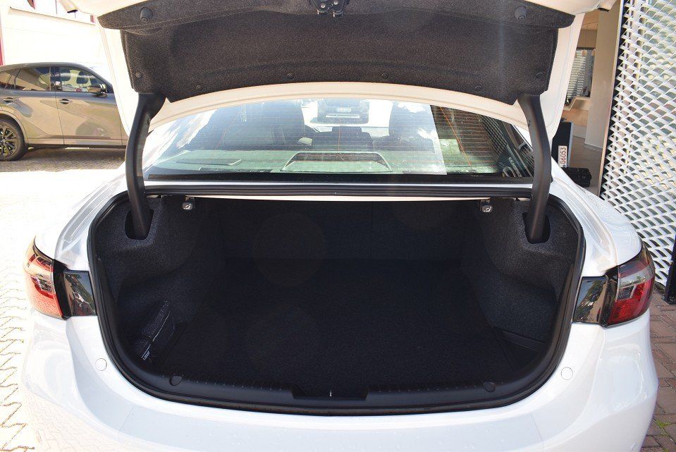 Mazda 6 Lim. 2.5 194PS Takumi Leder Bose Matrix-LED 36