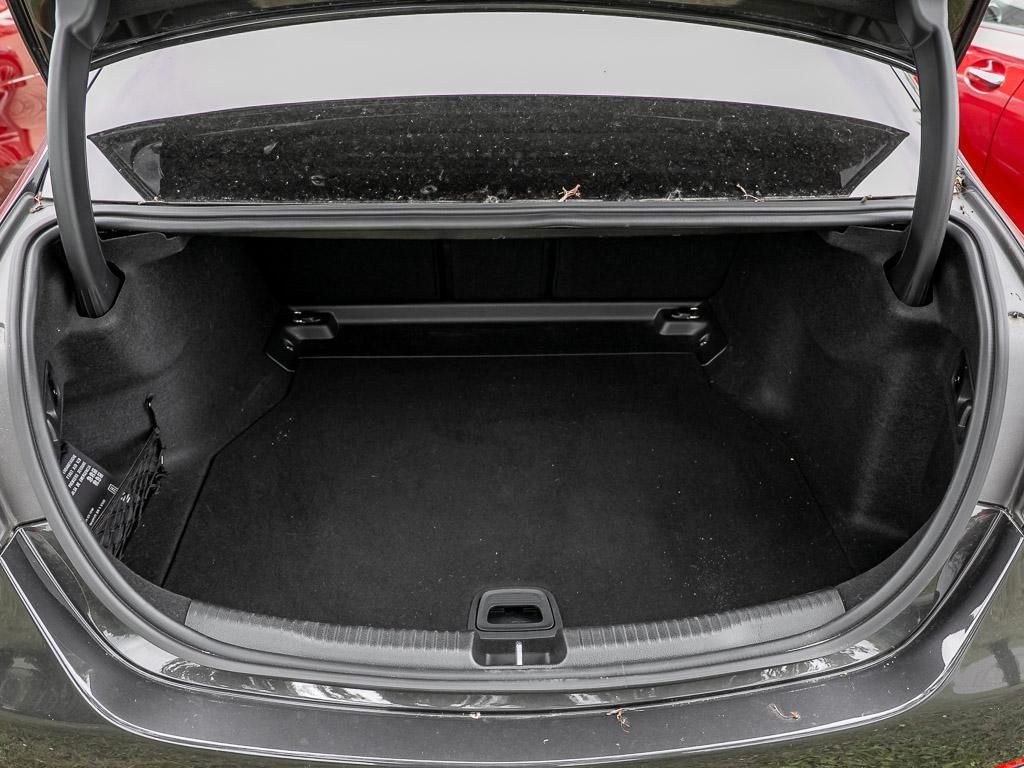 Mercedes-Benz C 180 Avantgarde - Samsaru's Car Outlet