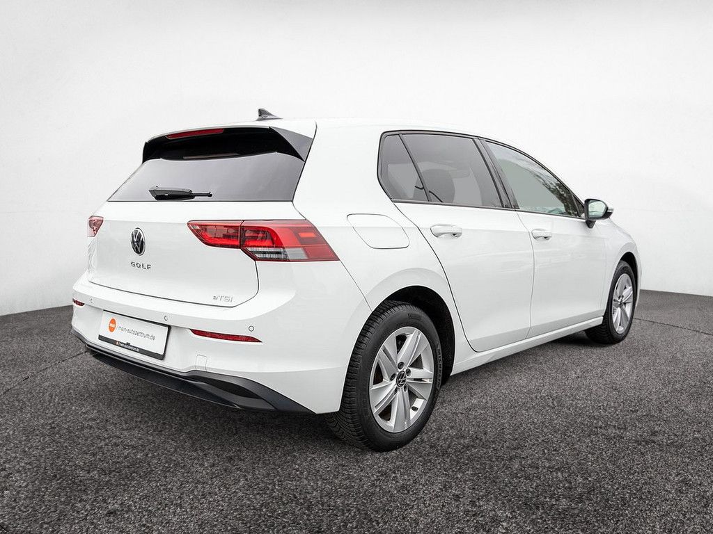 Volkswagen Golf VIII 1.0 eTSI Life - Samsaru's Car Outlet