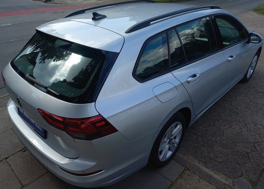 Volkswagen Golf VIII 2.0 TDi Life - Samsaru's Car Outlet