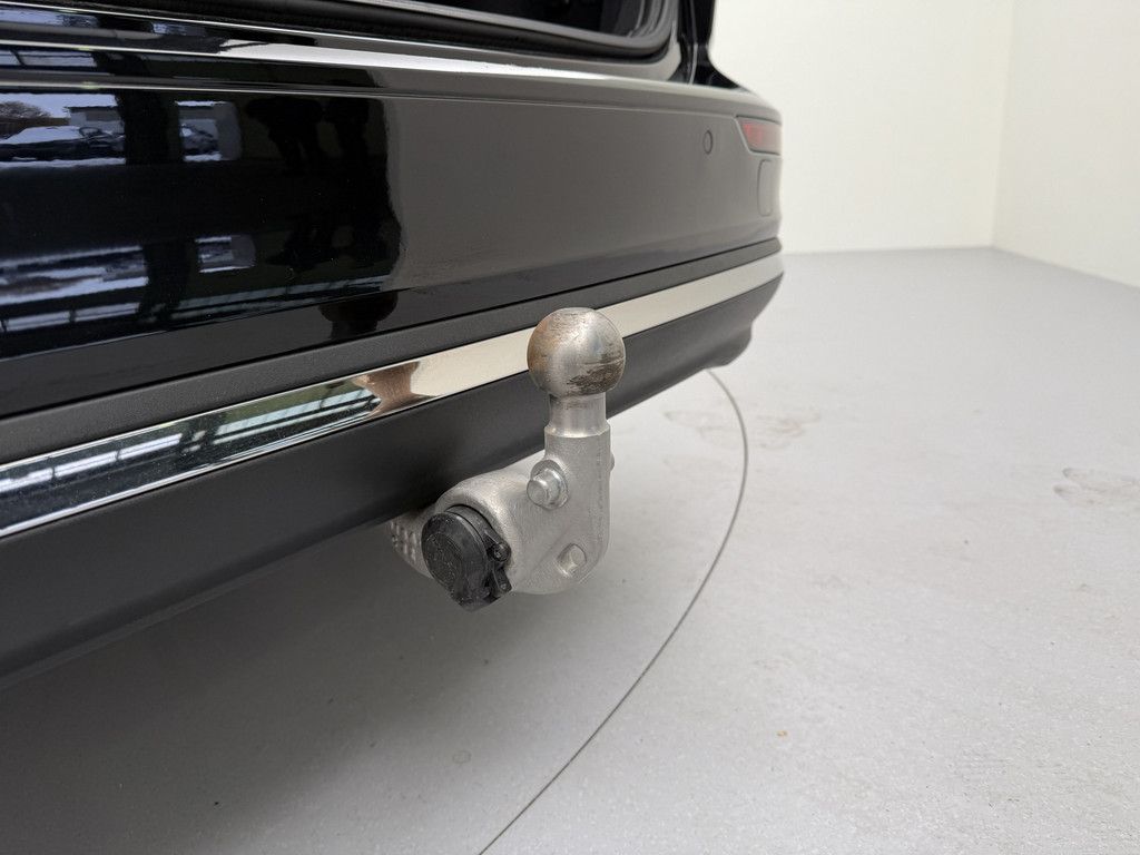 Volvo V60 T6 Ultra Bright Recharge Plug-In Hybrid AWD