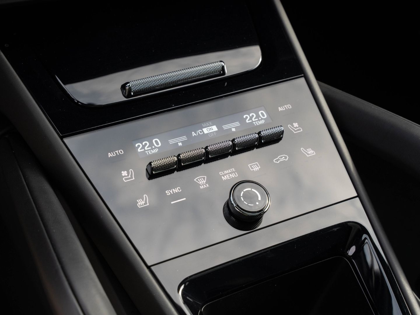 Porsche Cayenne E-Hybrid Coupe InnoDrive Surround View