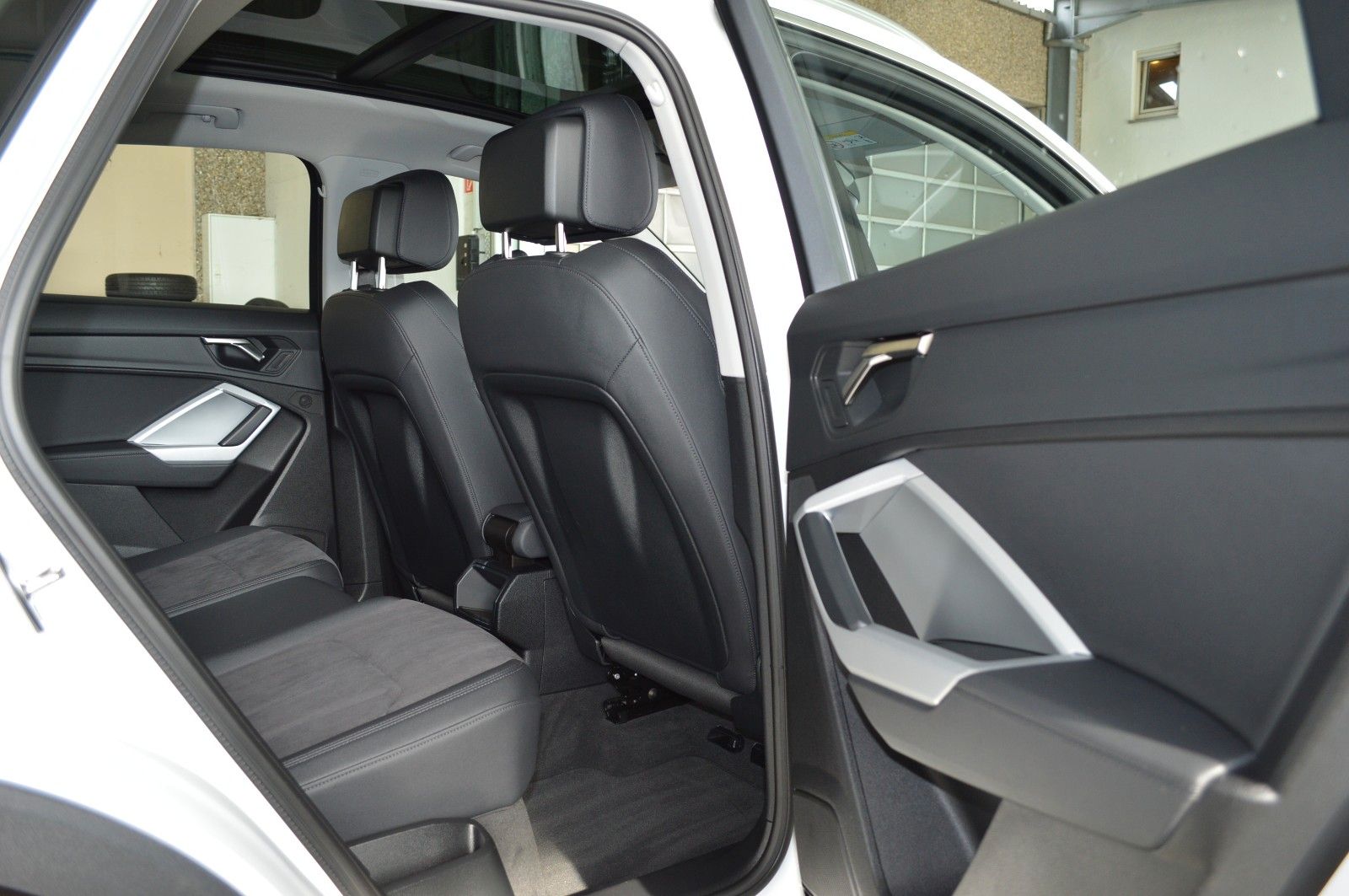 Audi Q3 35 TDI quattro - Samsaru's Car Outlet