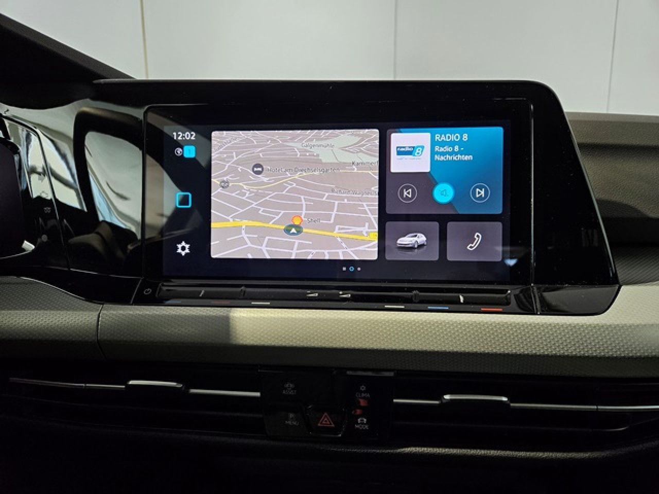 Volkswagen Golf 1.5 eTSI Move DSG - Samsaru's Car Outlet
