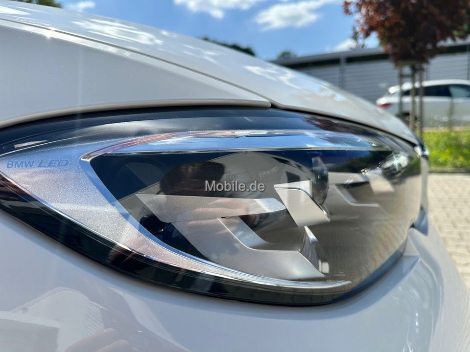 BMW 330e Sport Line - Samsaru's Car Outlet