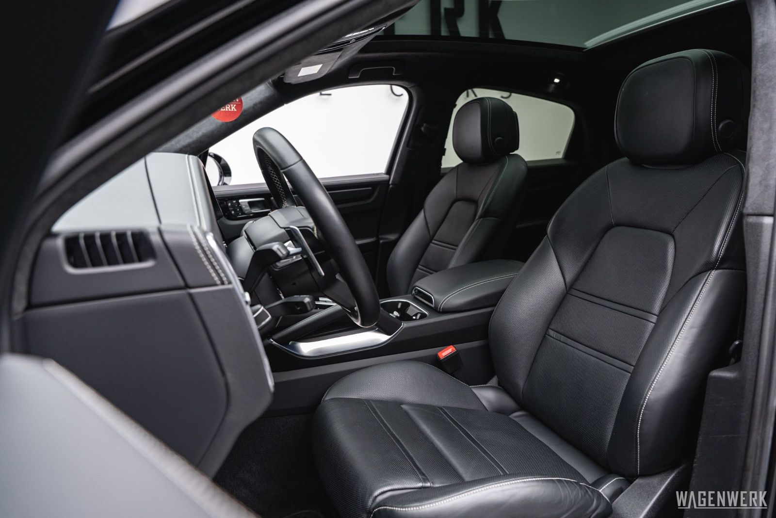 Porsche Cayenne Coupé Turbo S E-Hybrid MASSAGE AHV INNOD