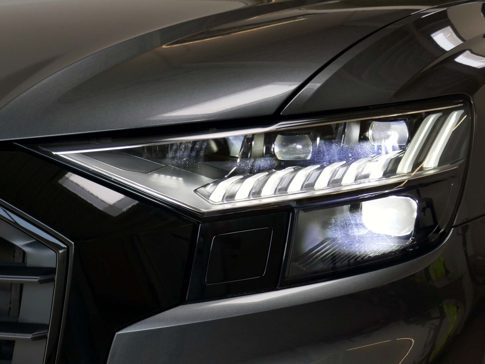 Audi Q8  50 TDI quattro S line | AHK Pano Standhzg.