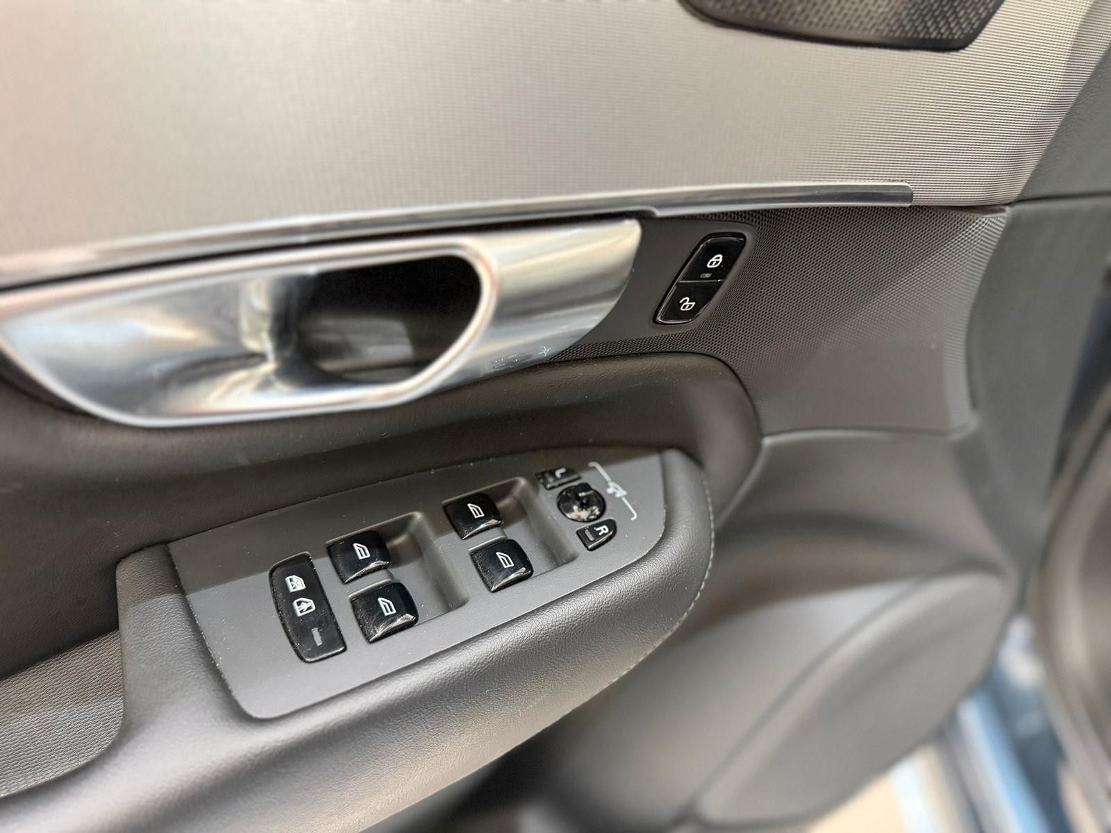 Volvo XC90 T8 Plus Bright Hybrid AWD Pano.|AHK|7 Sitze