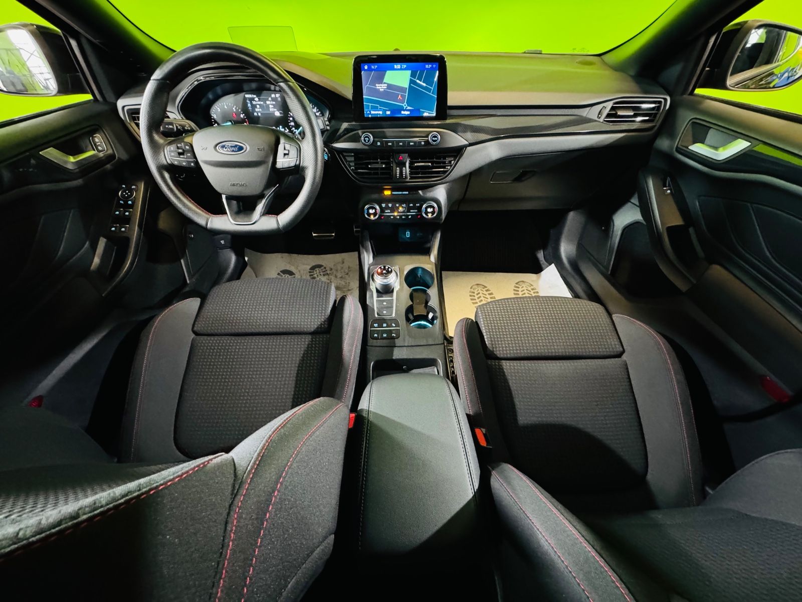 Ford Focus ST-Line - Samsaru's Car Outlet