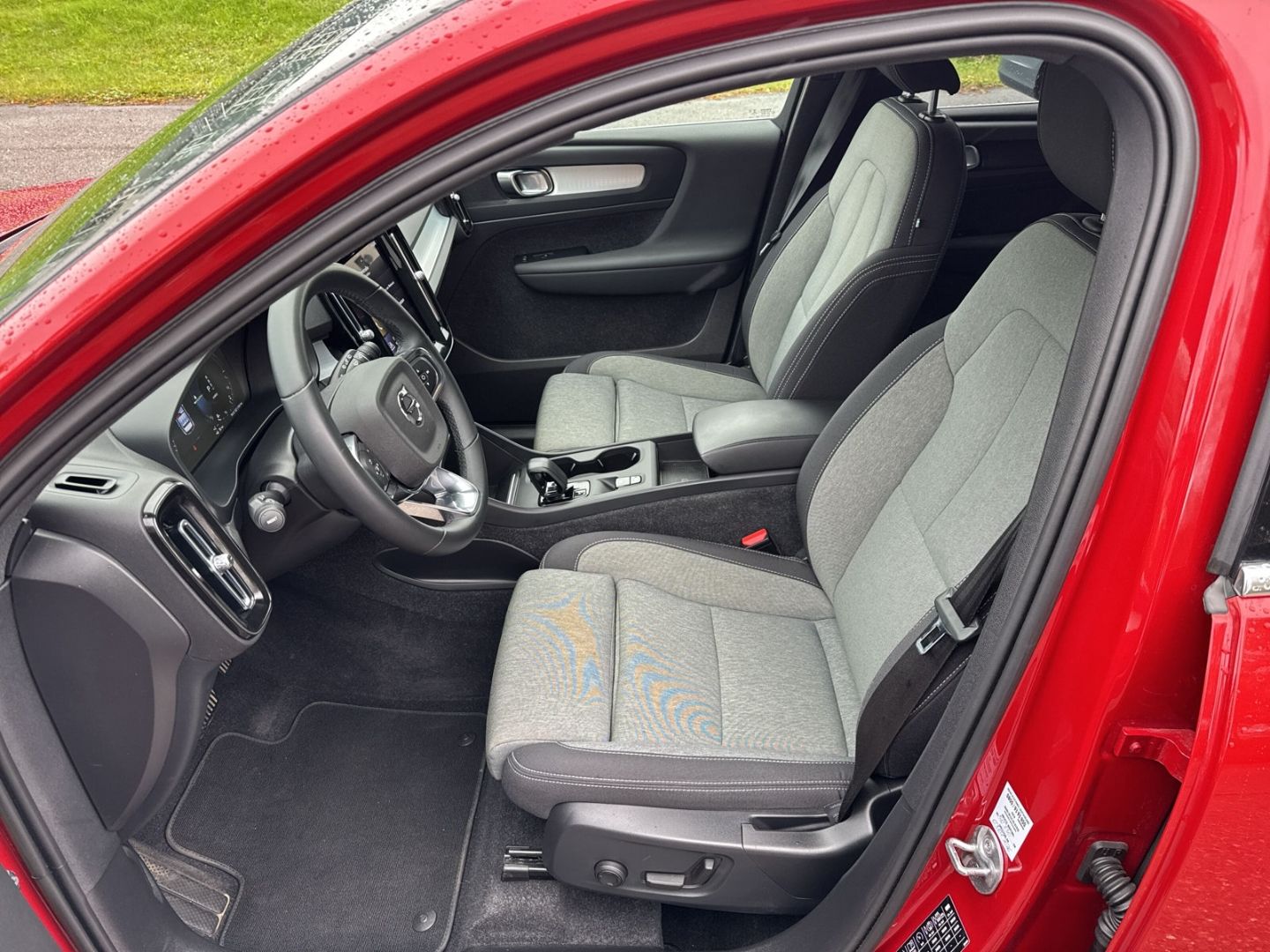 Volvo XC40 Core Recharge Plug-In Hybrid 2WD StandHZG A