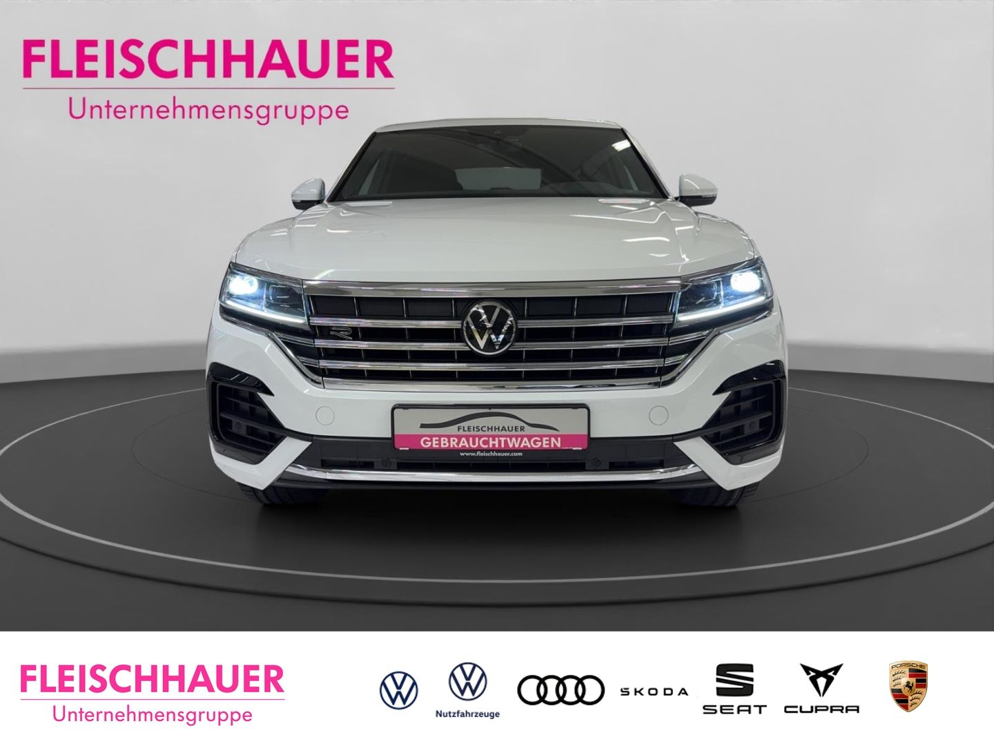 Volkswagen Touareg 3.0 TDI V6 4M R-Line - Samsaru's Car Outlet