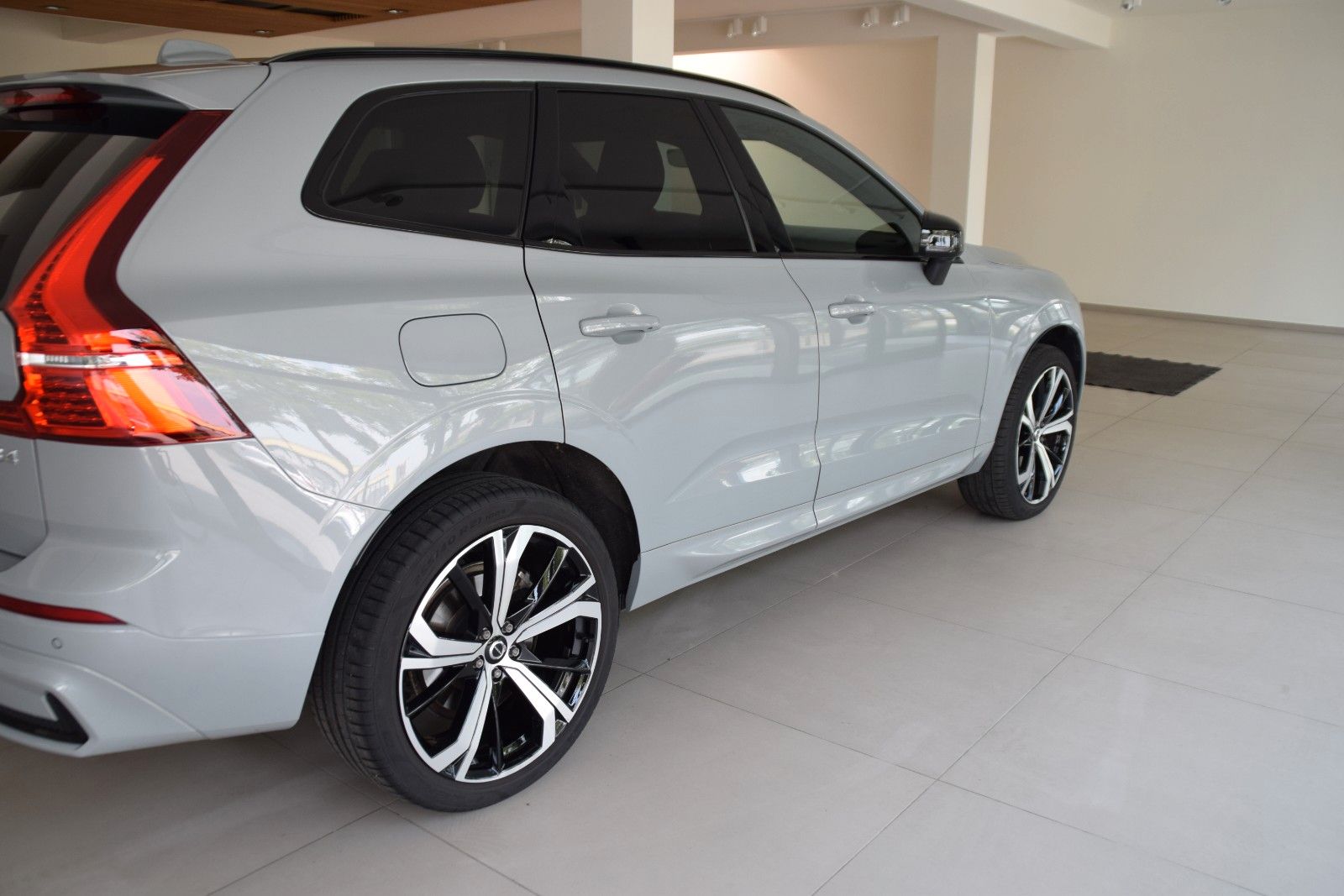 Volvo XC60 B4 D Plus Dark/Standh./21"-Alu/Harman Kardo