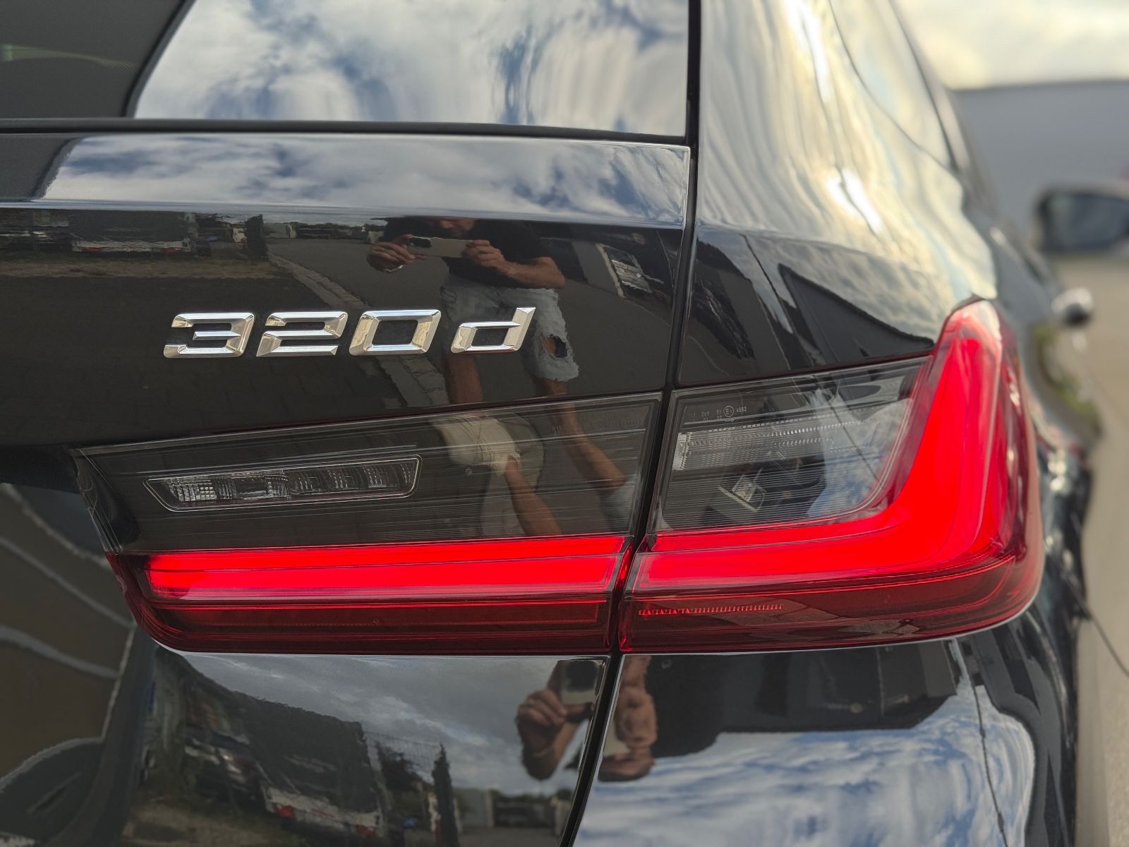BMW 320 d xDrive M-SPORT FACELIFT AHK Innovation ACC