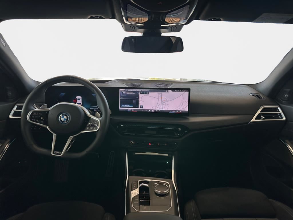 BMW 330e xDrive Touring M Sport+AHK+Pano+DrivAssist