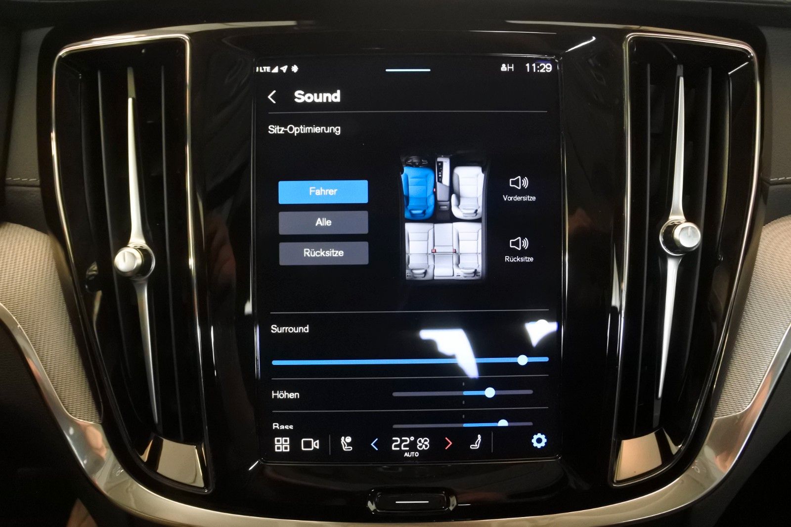 Volvo S60 T8 Ultimate Dark Recharge Plug-In Hybrid AWD