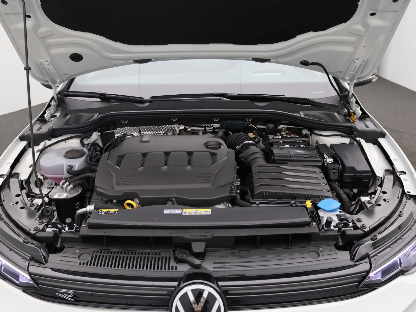 Volkswagen Golf R-Line 2.0 TDI DSG/ Matrix, AHK, 360°Kamera