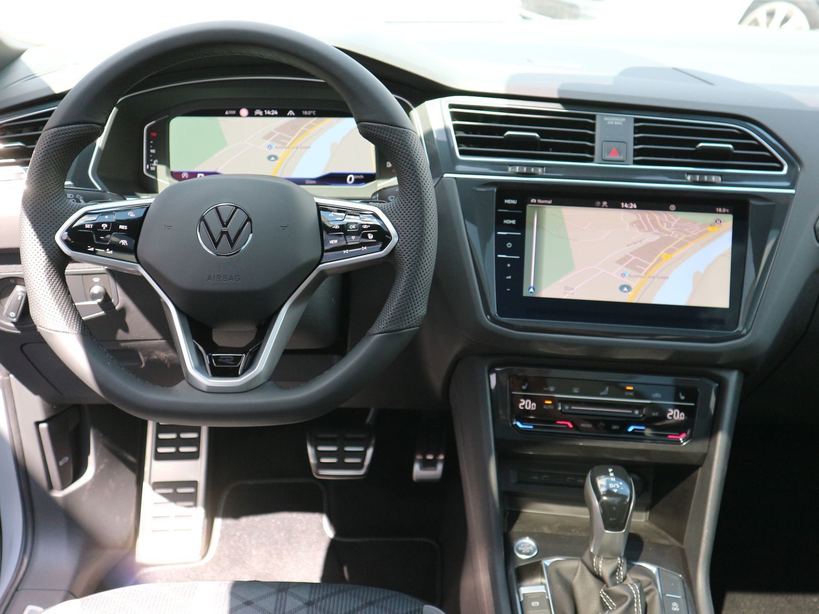 Volkswagen Tiguan R-Line 2.0 TDI 4M DSG AHK BlackStyle PANO