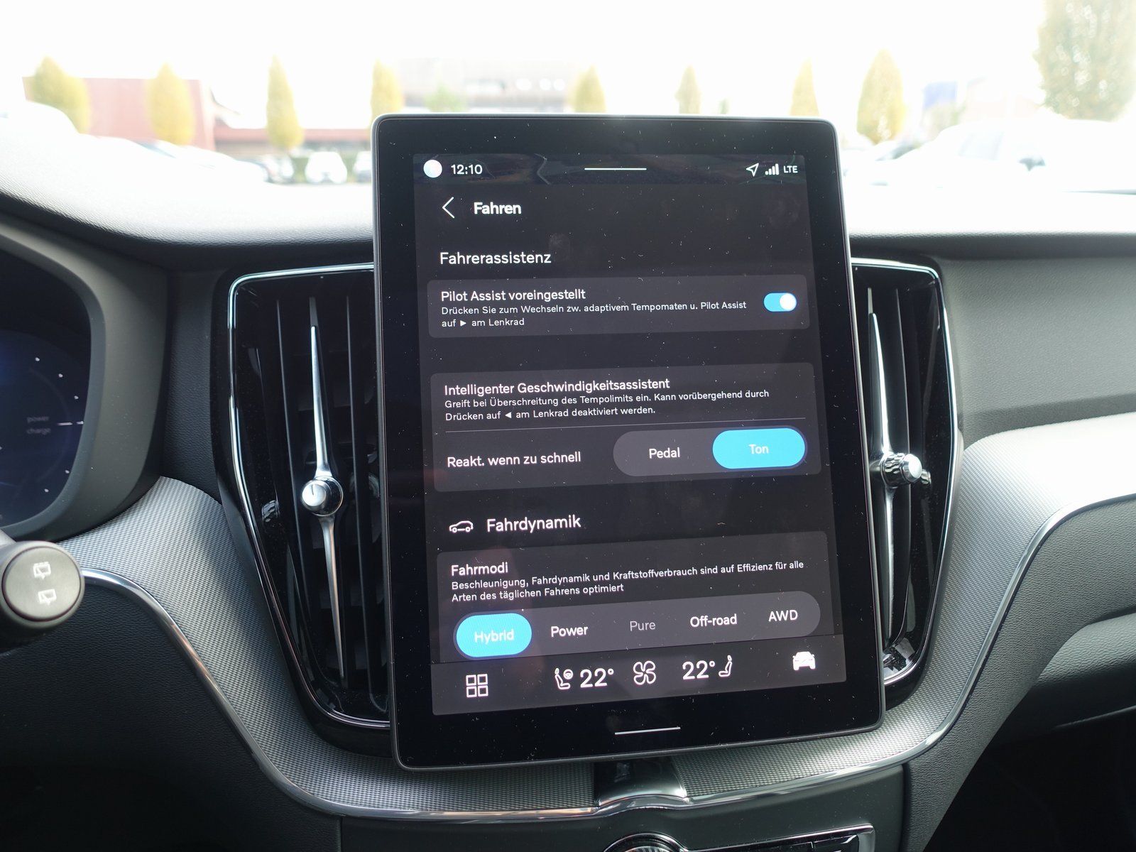 Volvo XC60 T6 Black Edition Plus Dark 360°/AHK/22"