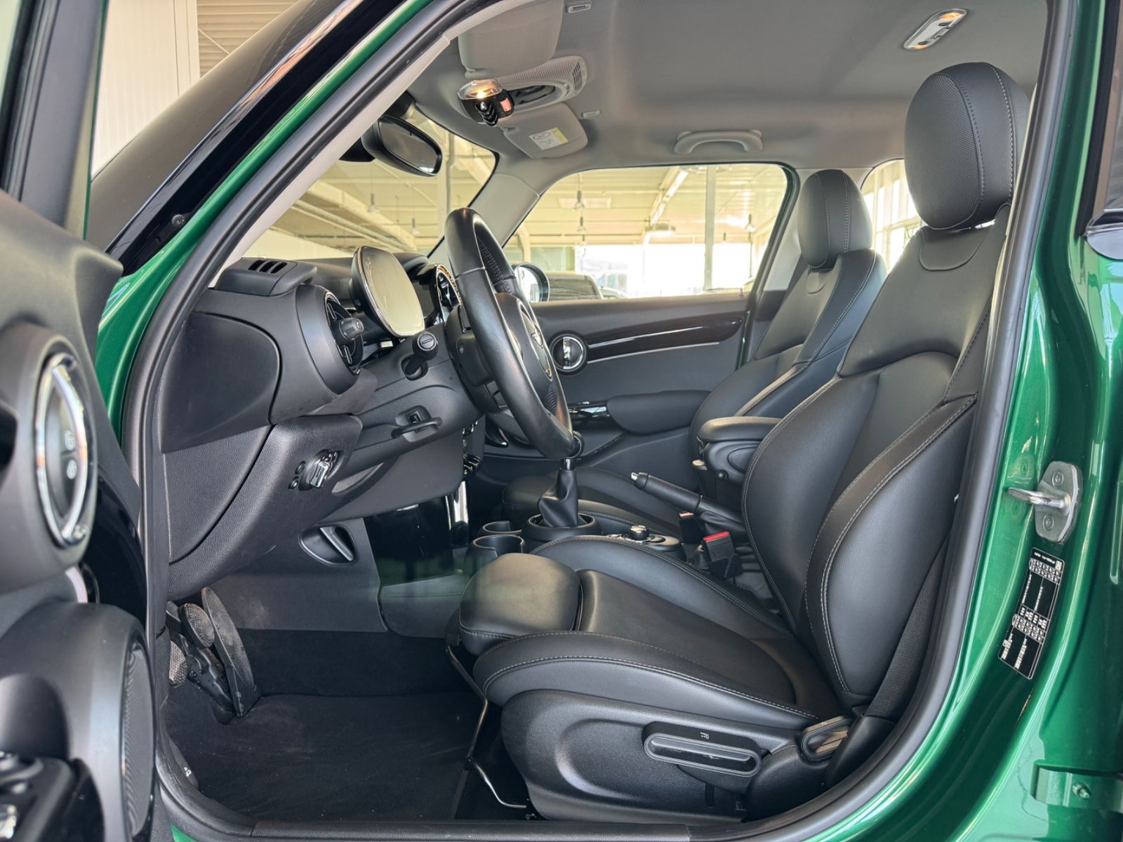 MINI Cooper S Classic - Samsaru's Car Outlet