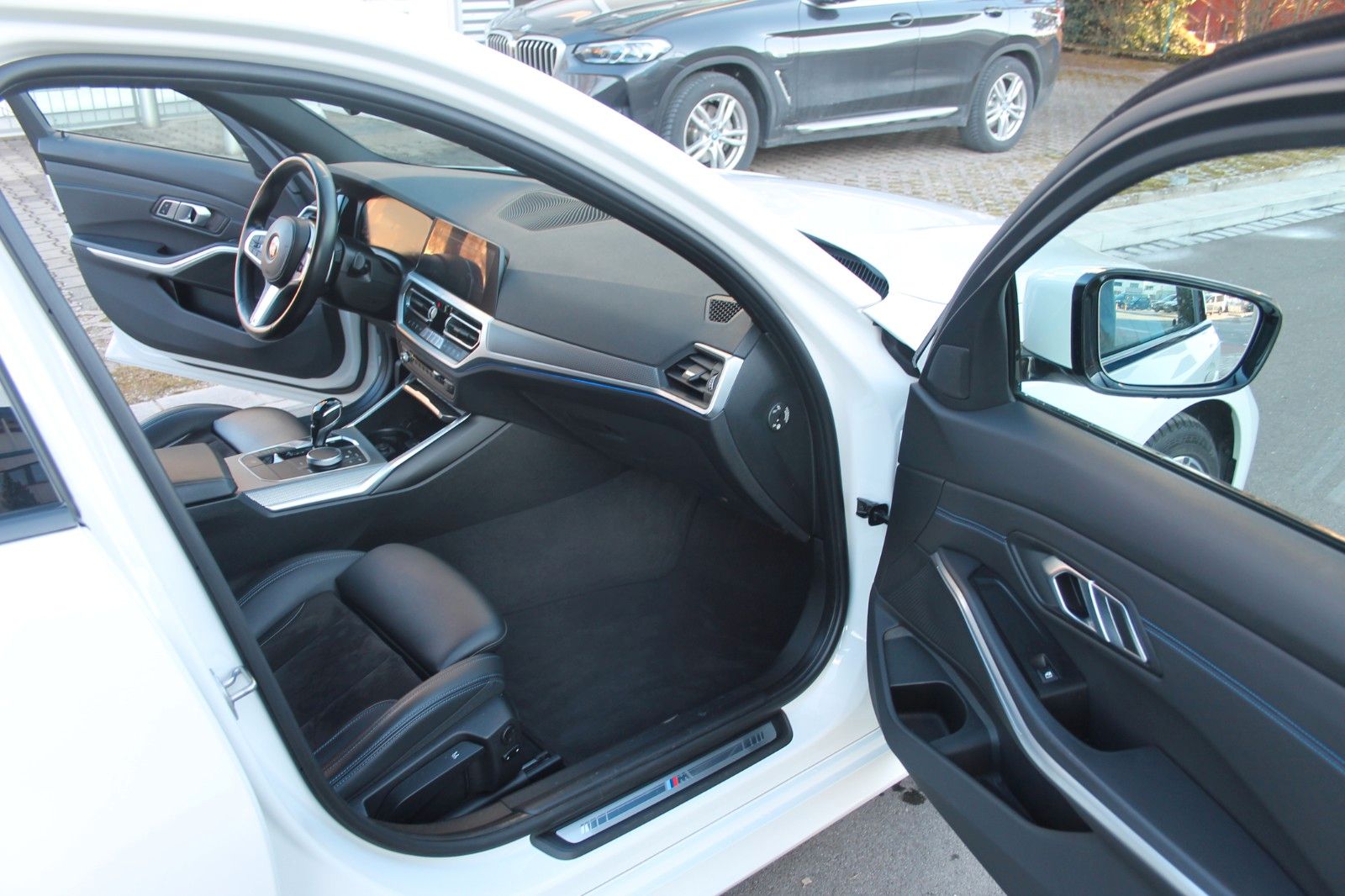 BMW 320 d xDrive M Sport - Samsaru's Car Outlet