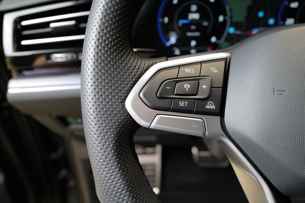 Volkswagen Touareg 3.0TDI R-Line Nachtsicht Dynaudio StdHz