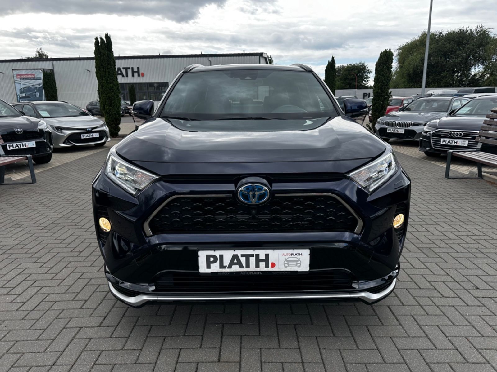 Toyota RAV 4 Plug-in Hybrid 4x4 Executive - Samsaru's Car Outlet
