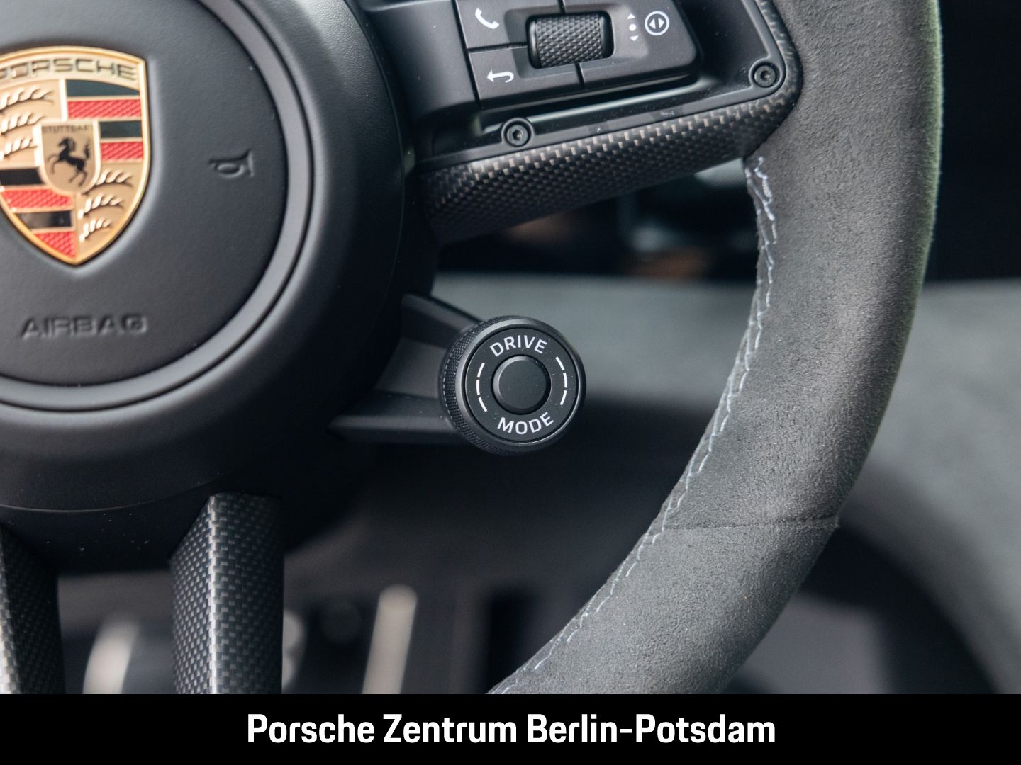Porsche Taycan GTS Burmester HA-Lenkung Active-Ride