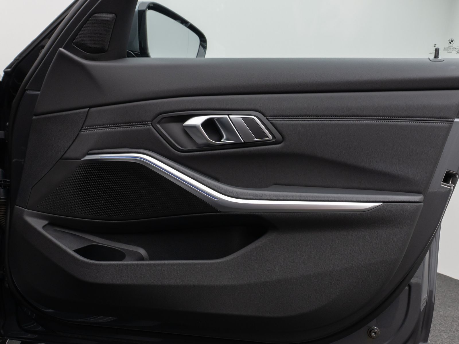 BMW 330i xD SportLine - Samsaru's Car Outlet