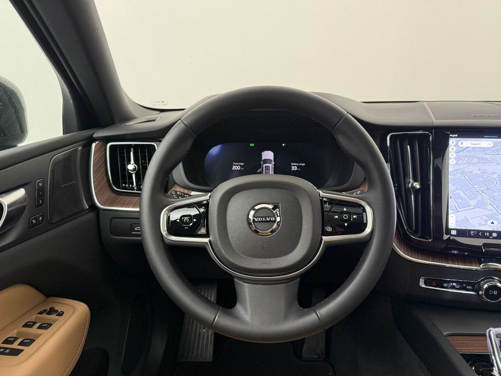 Volvo XC60 T6 Plus Dark Recharge Plug-In Hybrid AWD