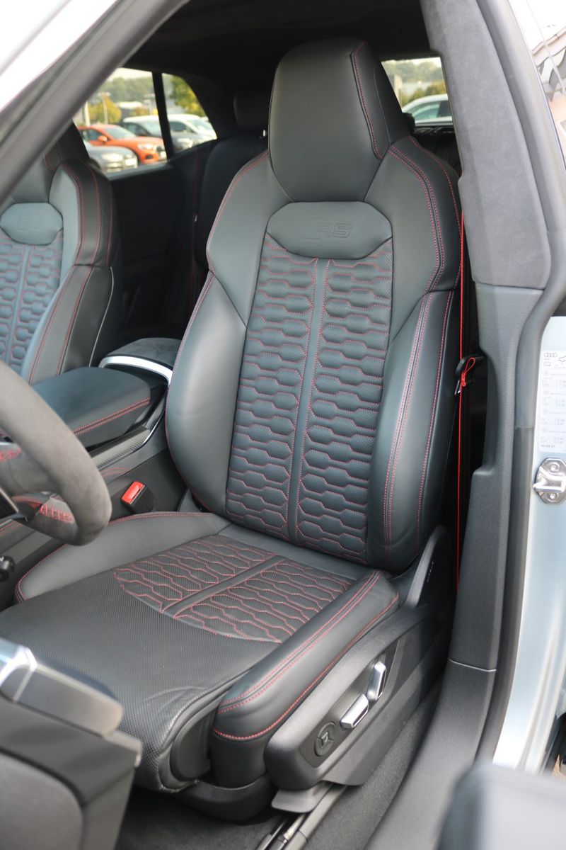 Audi RS Q8 /Pano/Keramik/Dynamic+/B&O/Massage/Matrix/