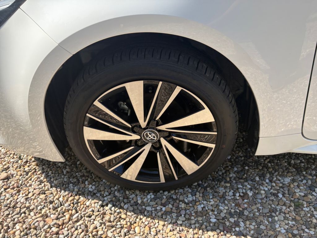 Toyota Corolla 1.8 Hybrid Touring Sports Teamplayer (ZE