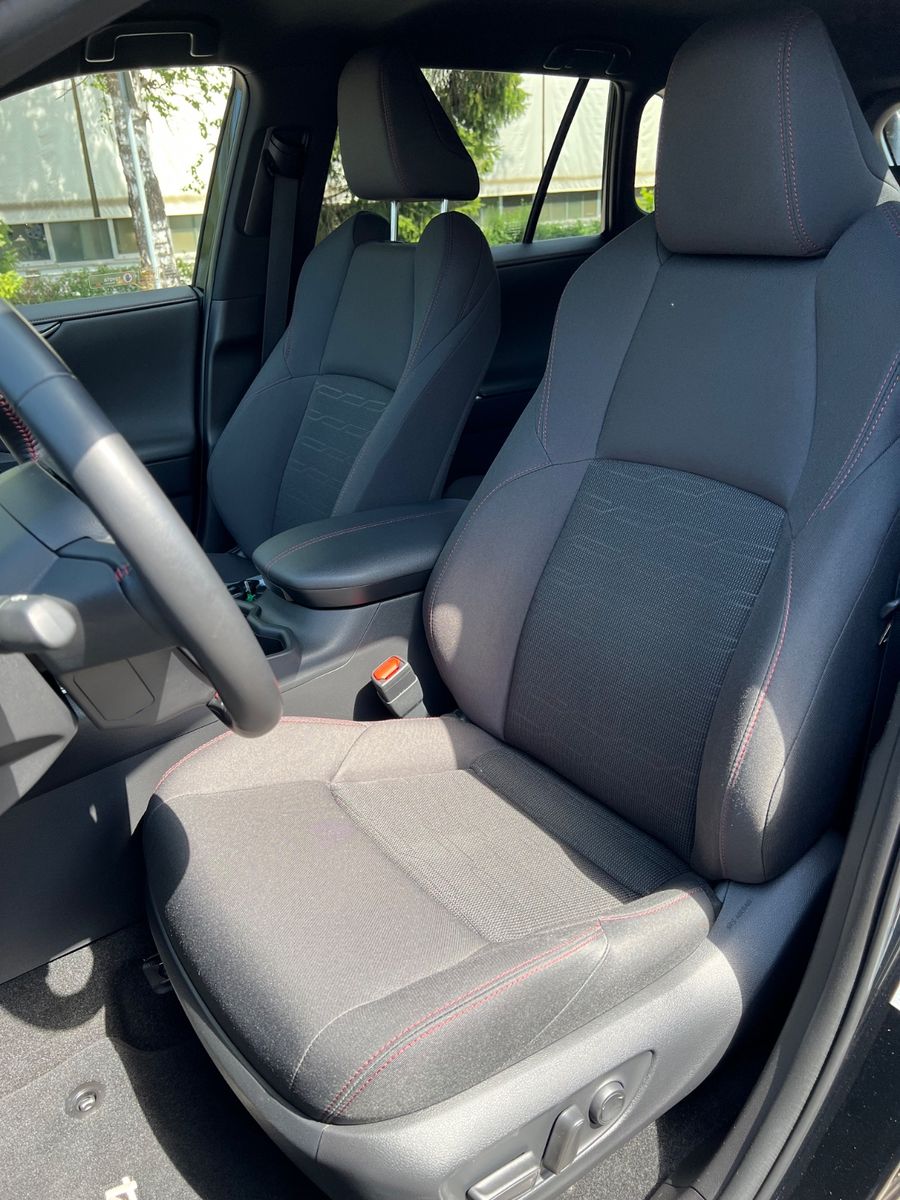 Toyota RAV 4 2.5 Plug-In Hybrid 4x4 - Samsaru's Car Outlet