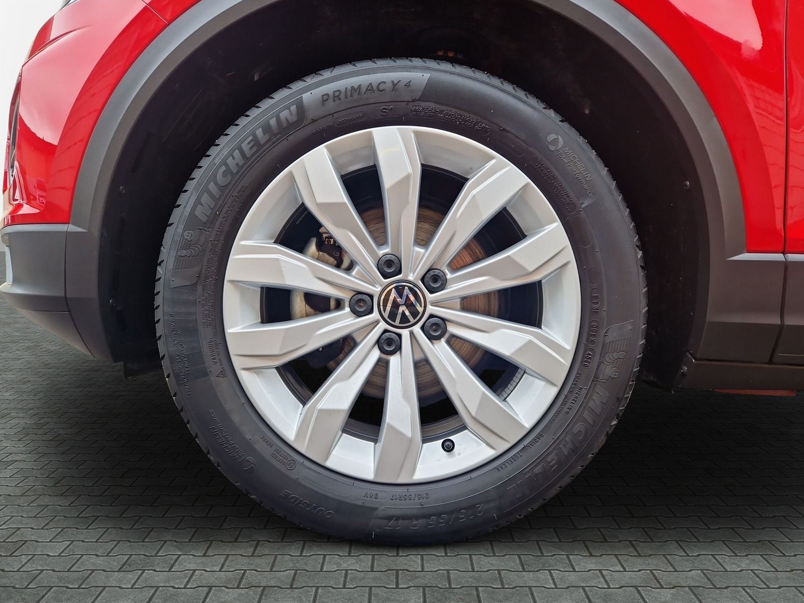 Volkswagen T-Roc Sport - Samsaru's Car Outlet