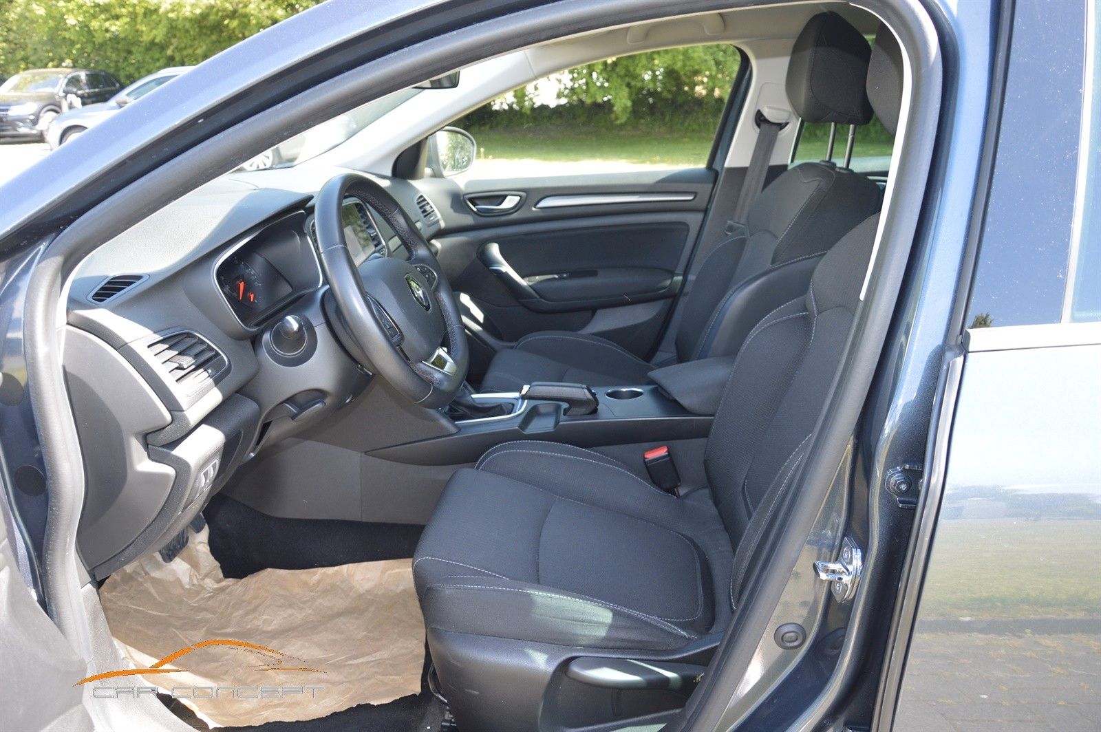 Renault Megane Grand Tour AUT Edition - Samsaru's Car Outlet