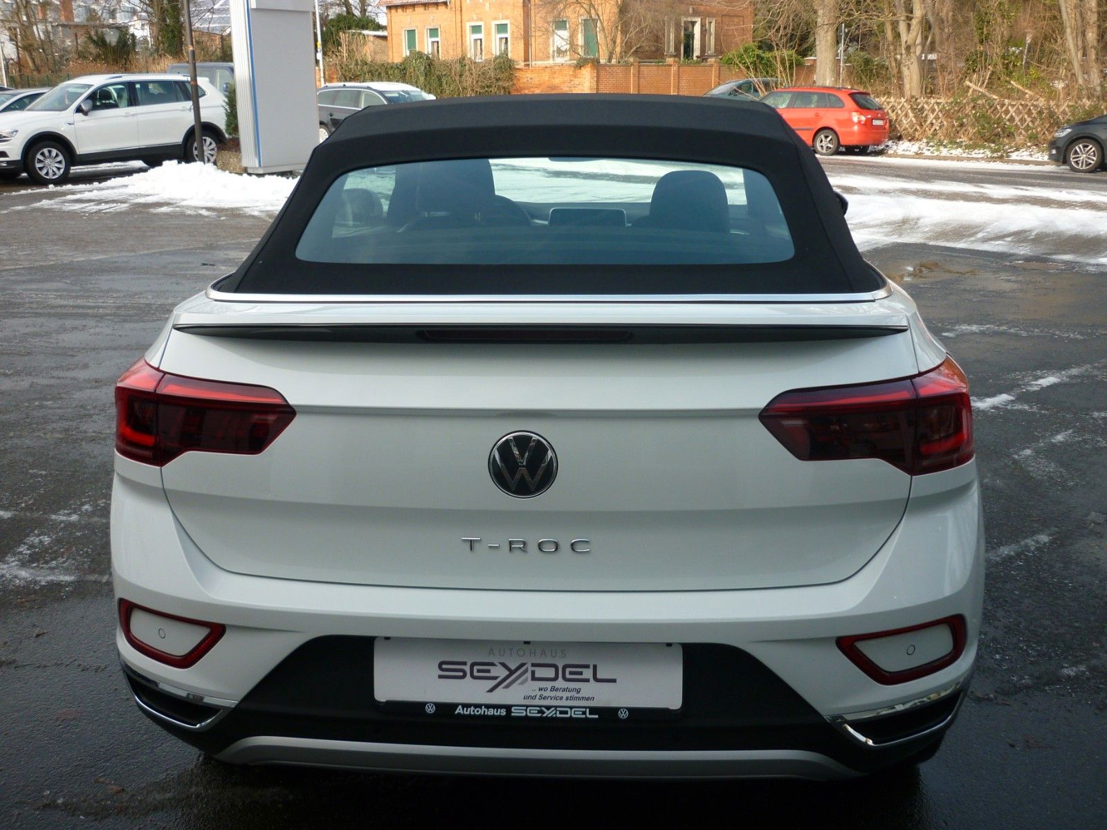 Volkswagen T-Roc Style - Samsaru's Car Outlet