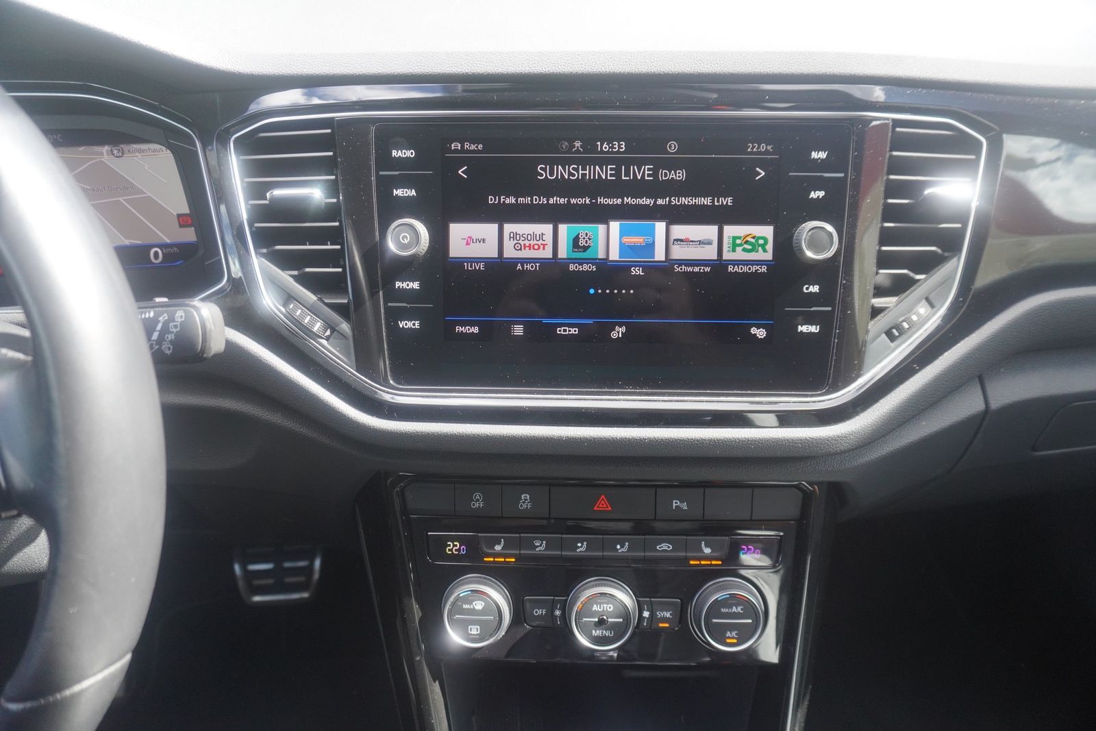 Volkswagen T-Roc 2.0 TSI R 4Motion DSG - Samsaru's Car Outlet
