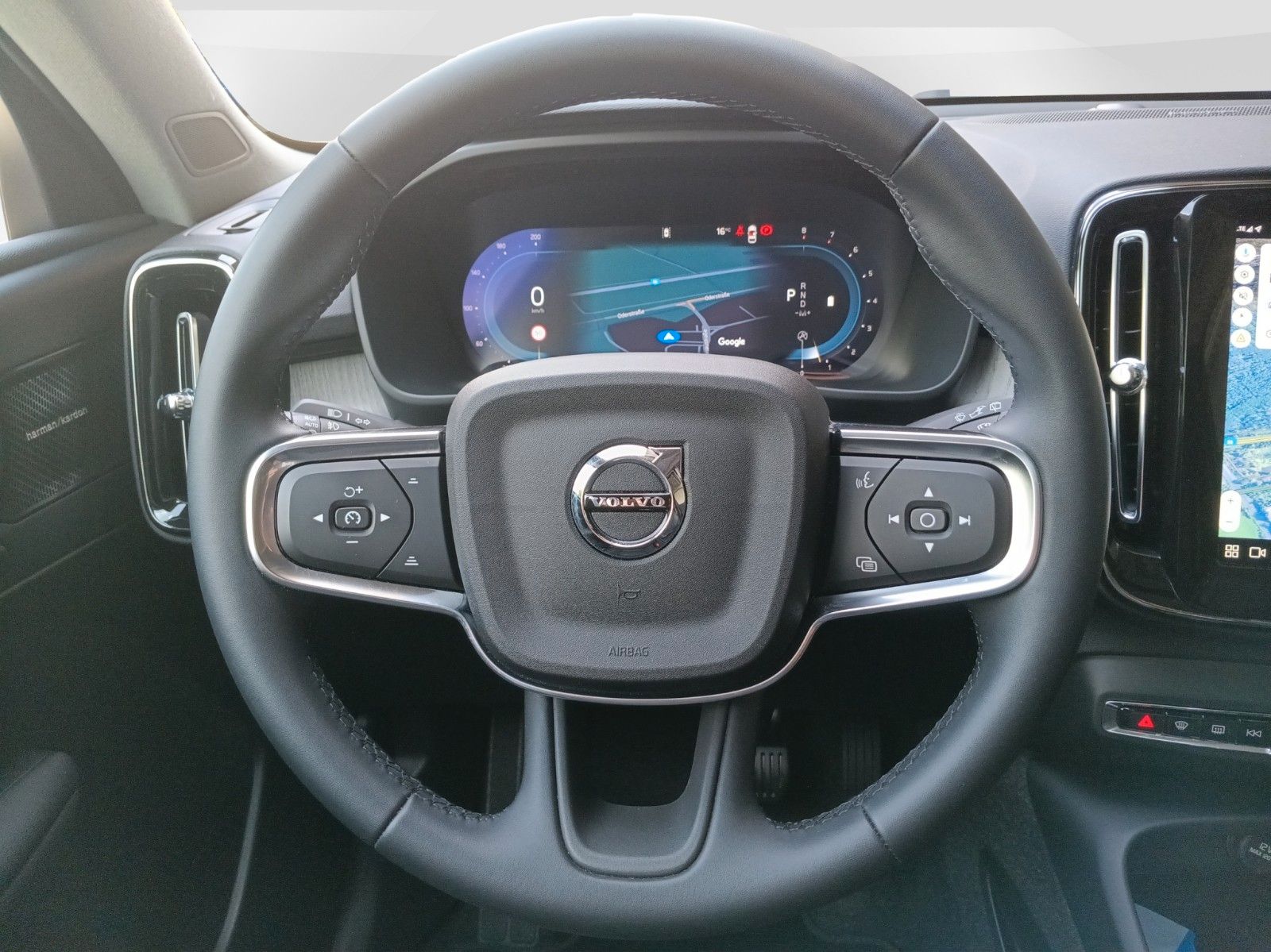Volvo XC40 B4 2WD - Samsaru's Car Outlet