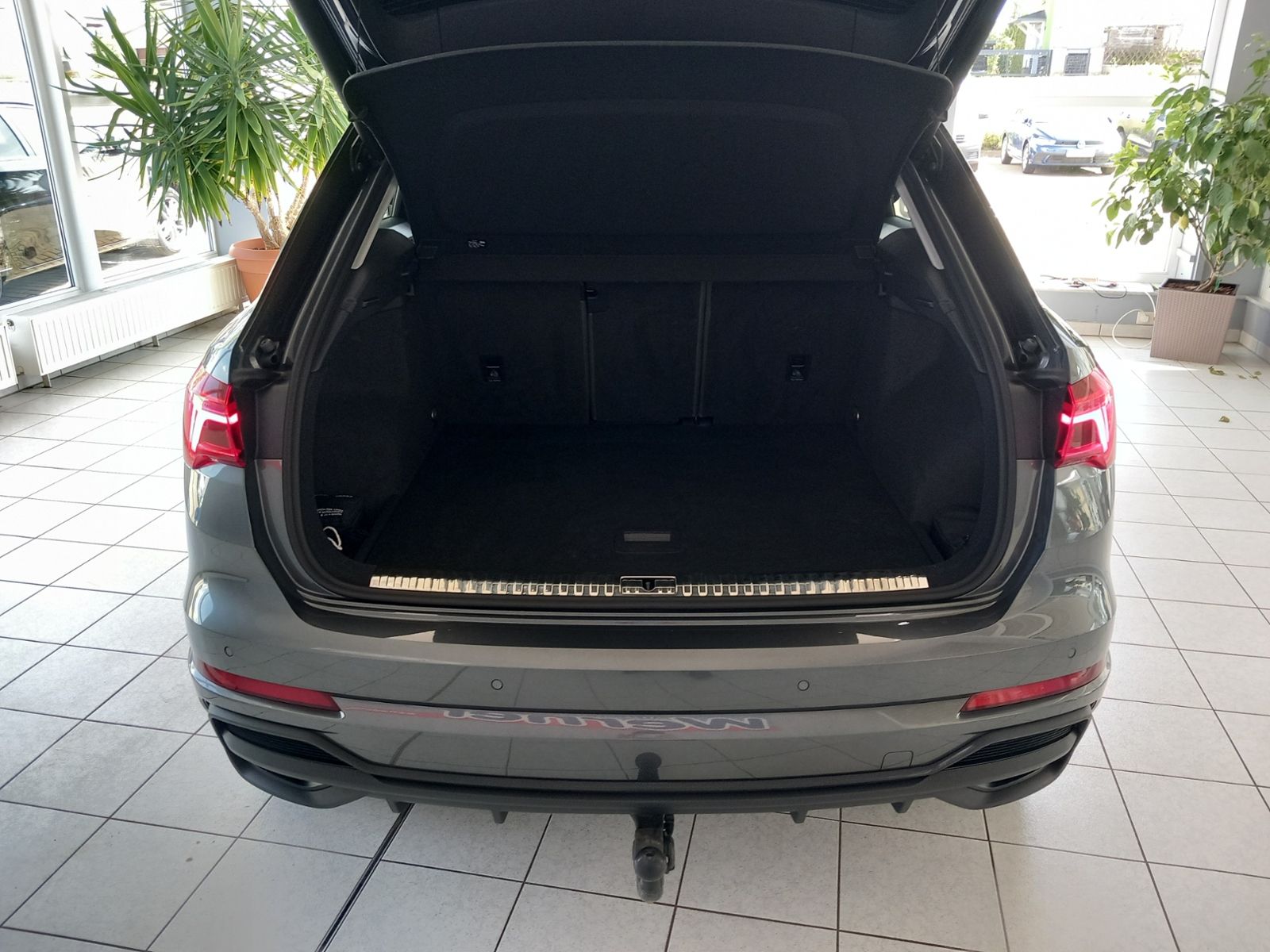 Audi Q3 S line 40 TDI quattro - Samsaru's Car Outlet