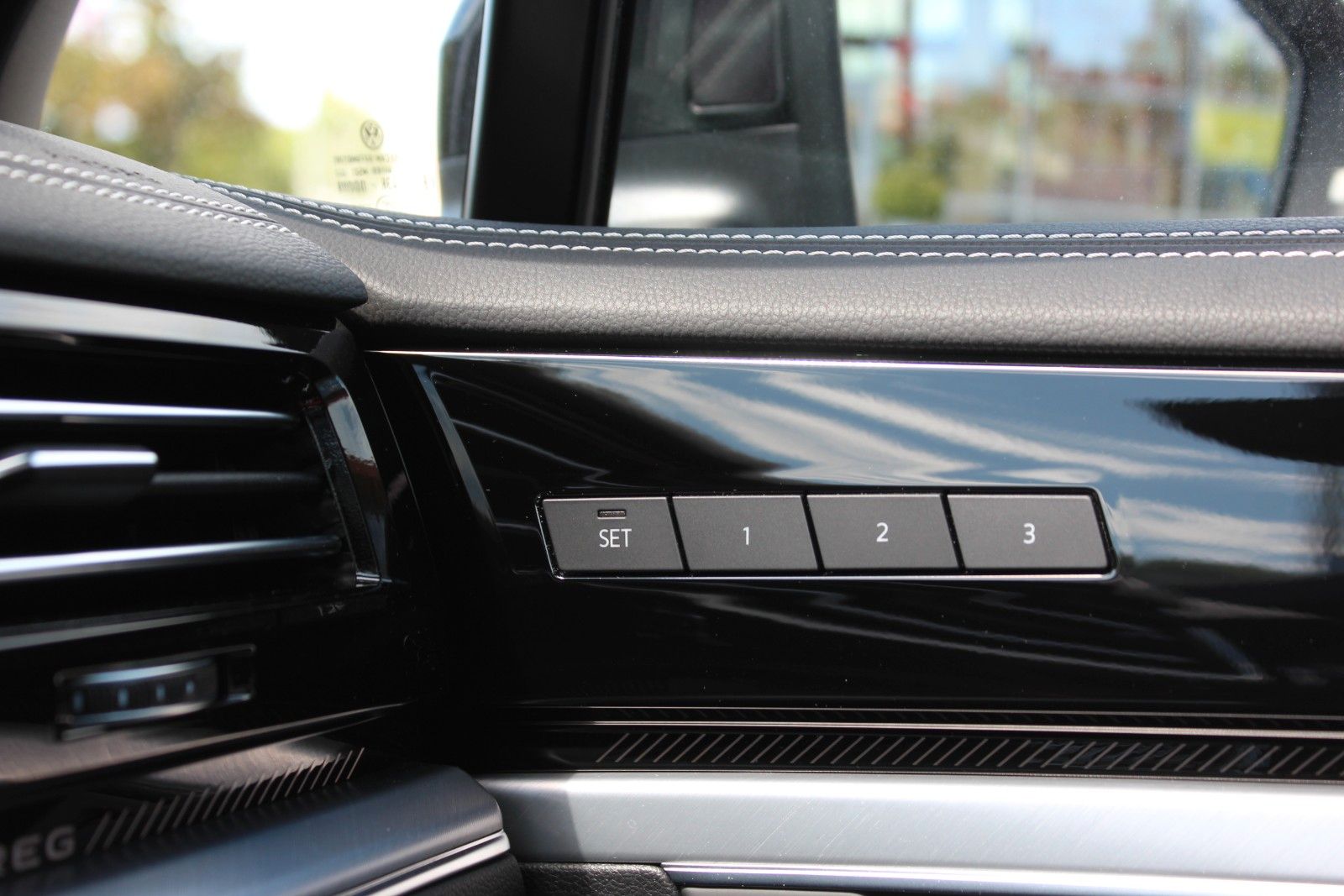 Volkswagen Touareg TDI Luft ACC Stdhzg AHK Pano Allradlenk
