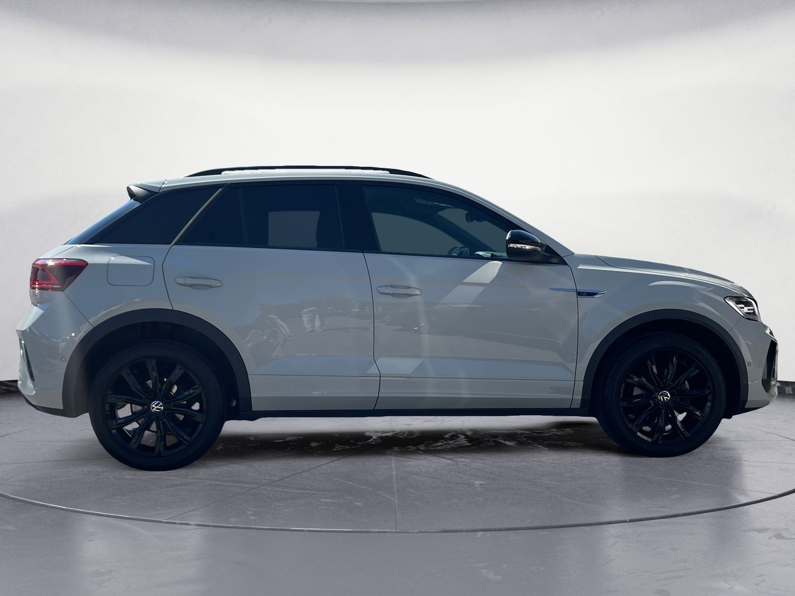 Volkswagen T-Roc R-Line 1.5 TSI - Samsaru's Car Outlet