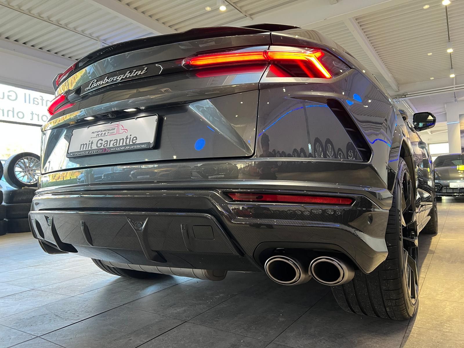 Lamborghini Urus *Großes Carbon Paket*Akrapovic*Garantie