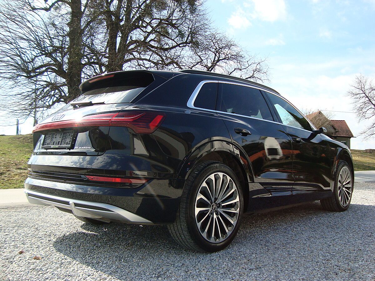 Audi e-tron 55 quattro RS-Sitze Garantie S-Line !!